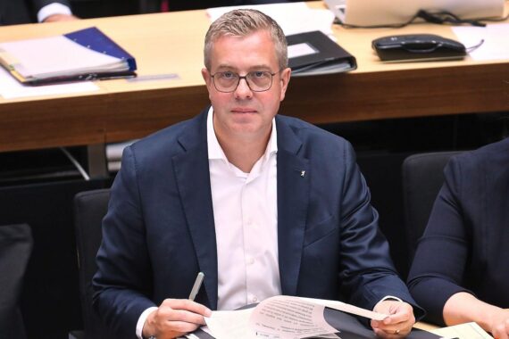 Stefan Evers (Archiv) bei Statement zur Leihmutterschaft; CDU-Spitzenkandidat in Berlin.
