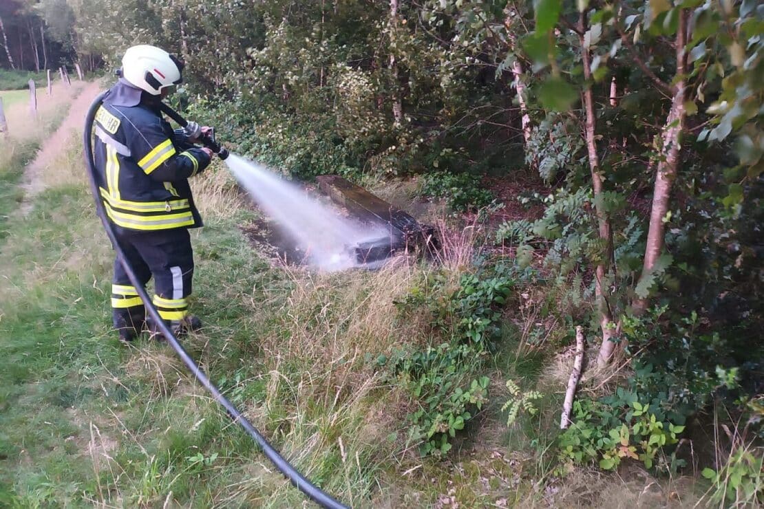 Feuerwehr Sprockhövel löscht brennende Bank und beseitigt Gasalarm