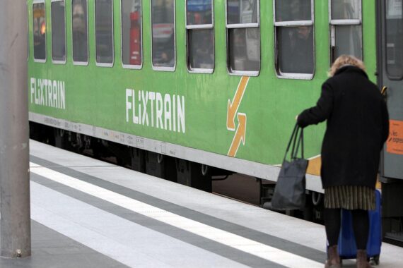 Flix-CEO André Schwämmlein sieht Italo nicht als Konkurrenz, sondern als Problem für die Deutsche Bahn.