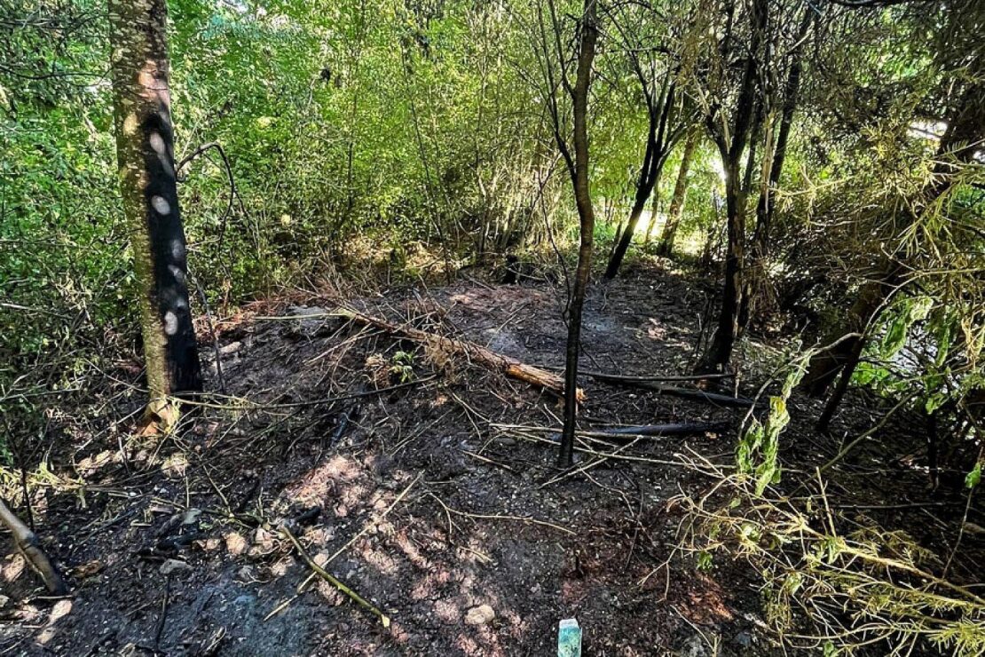 Gestrüppbrand am Waldrand in Hoppetenzell unter Kontrolle gebracht