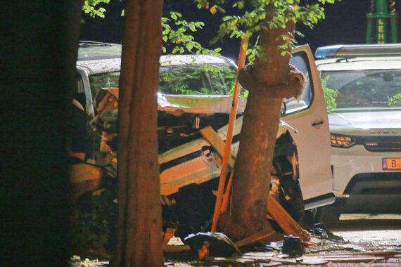 Weißer Transporter nach Anschlag beim CSD, Polizei mit Wärmebild-Hubschrauber über dem Tiergarten.