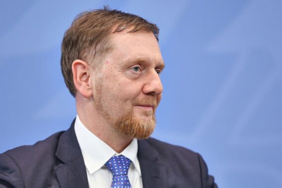 Michael Kretschmer im Archiv: Kritik von Grünen und Linken an Gesprächen mit der AfD.