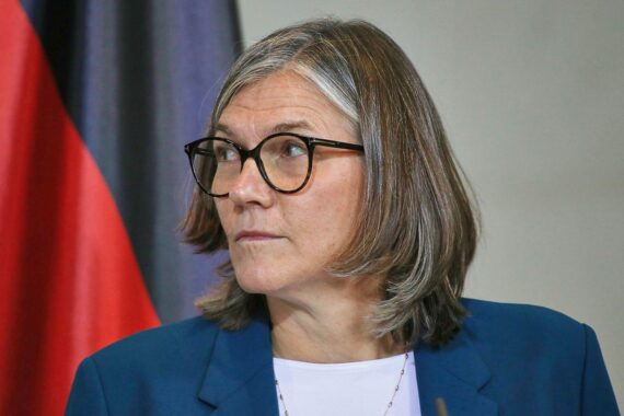 Christiane Benner bei einer IG-Metall-Presseansicht zum Tarifauftakt der Metall- und Elektroindustrie im Herbst.