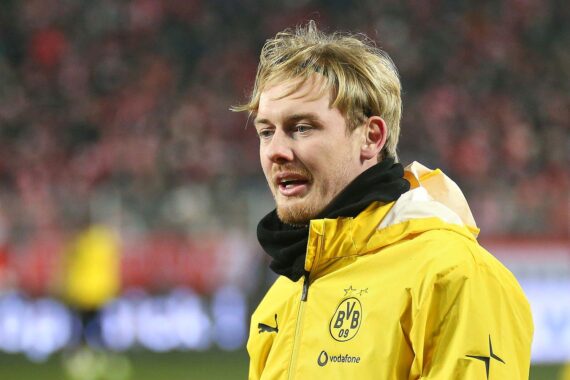 Julian Brandt im Ajax-Kontext: Offensivspieler im Archivfoto vor Ajax Amsterdam.
