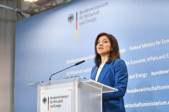 Bundesministerin Katherina Reiche vor dem Bundeskabinett: Start-up- und Scale-up-Strategie beschlossen, Innovation und Wagniskapital.