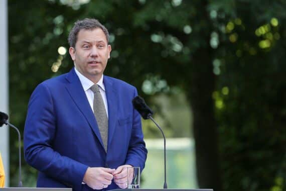 Lars Klingbeil verteidigt Reformen der Bundesregierung in einem ARD-Sommerinterview.