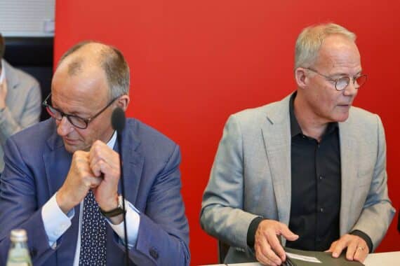 Friedrich Merz und Matthias Miersch (Archiv) – Disziplin-Aufruf der Fraktionsspitzen vor der Sommerpause.