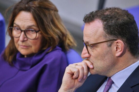 Mechthild Heil und Jens Spahn im Archivfoto – Diskussion über Leihmutterschaft in Deutschland.