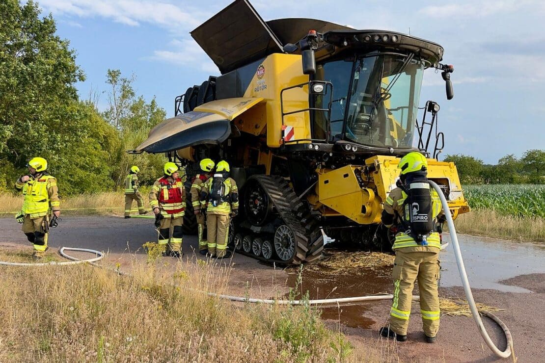 Mähdrescherbrand bei Erntearbeiten in Ahlhorn