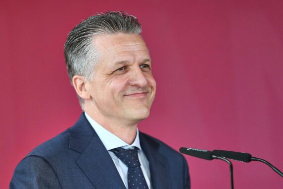 Thorsten Frei (Archiv): CDU/CSU-Fraktionsvorsitz vorgeschlagen von Merz und Söder, Zustimmung der Fraktion am 29. Juli.