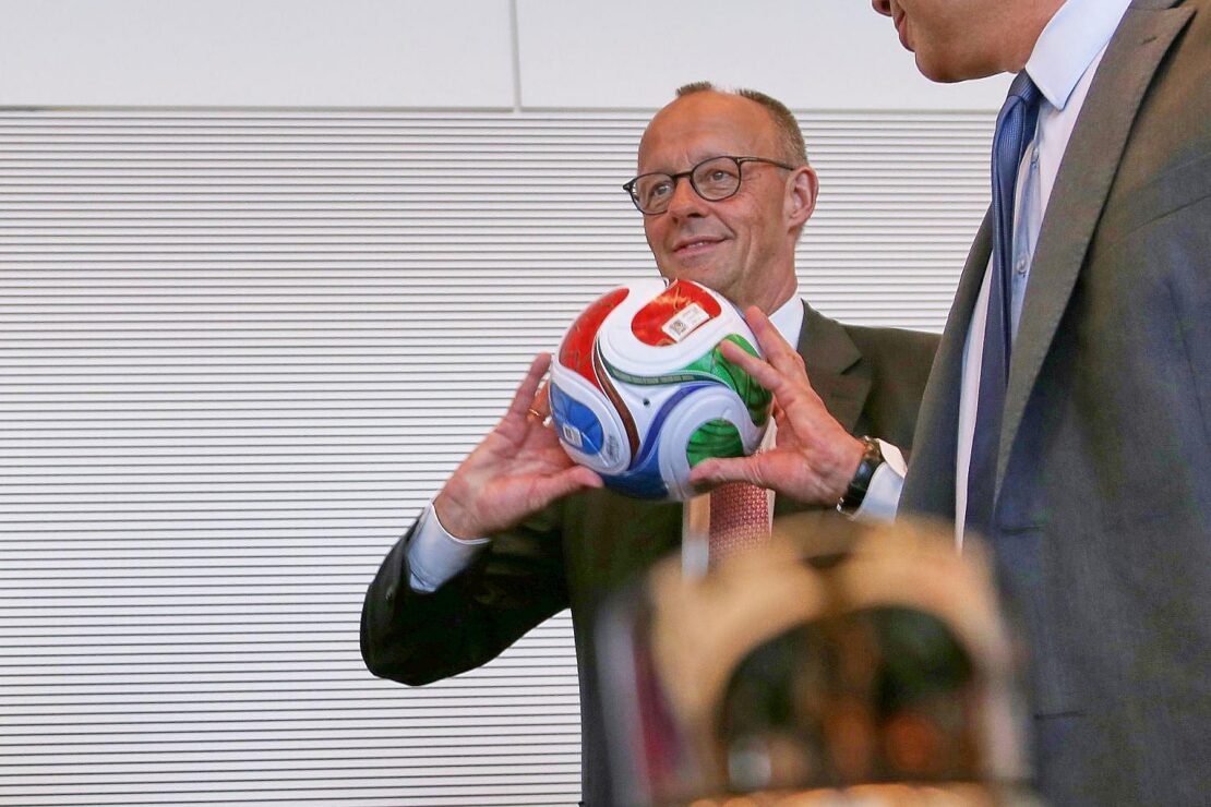 Merz will DFB keine Tipps zur Trainerfrage geben