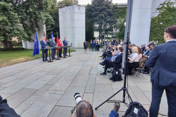 Pressekonferenz in Berlin, Bundesgeschäftsführer Ahlhaus spricht über Reformpaket für den Mittelstand.