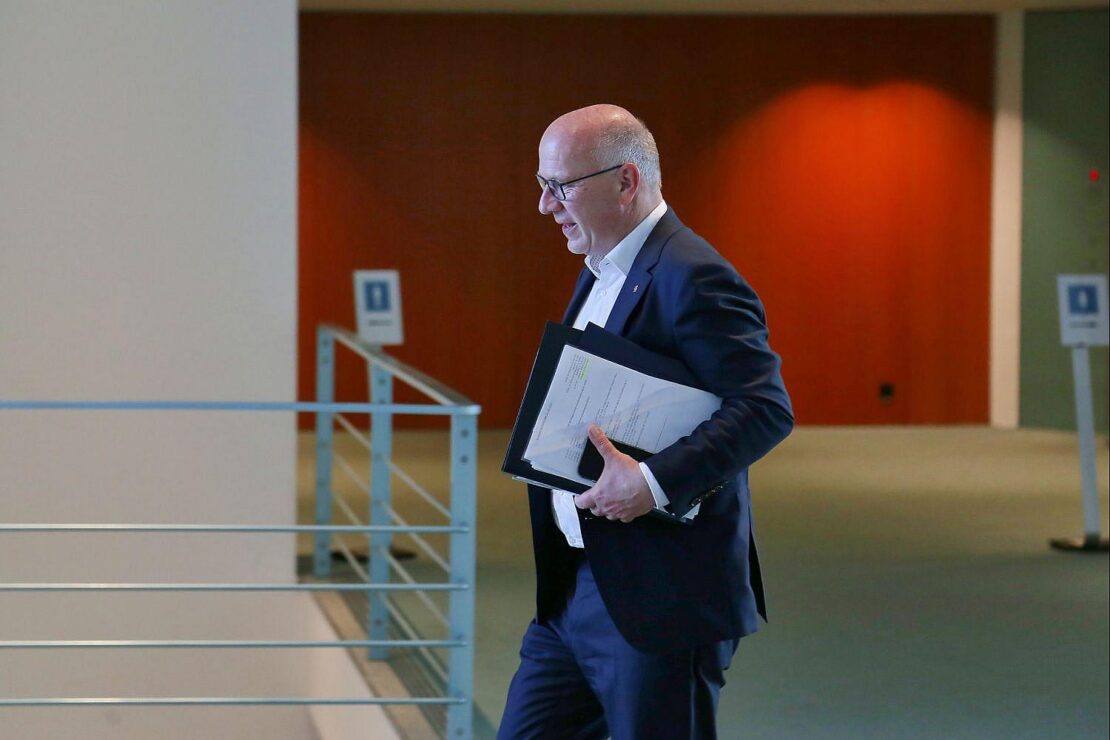 Nach Wegner-Rückzug: Krach schließt Koalition mit CDU nicht aus