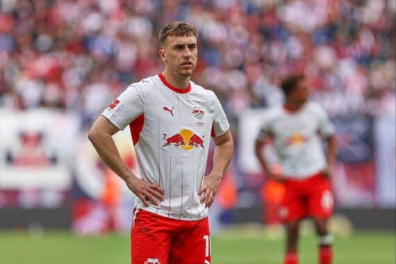 Brajan Gruda (RB Leipzig) im Trikot, Archivfoto, Ankündigung: Leihe verlängert bis 2026/27.