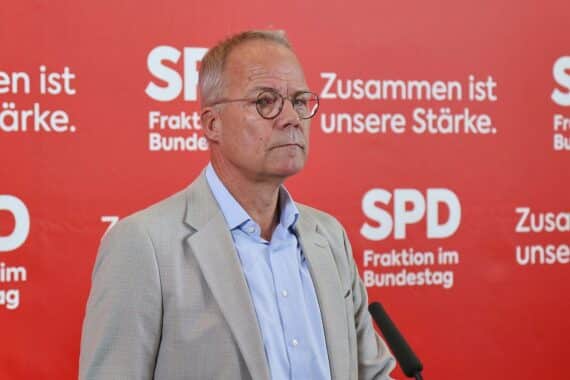 Matthias Miersch (Archiv) in Berlin, SPD-Fraktionschef, über Merz’ Personalentscheidungen und Ruhe in der Union.