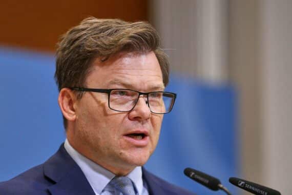 Carsten Schneider (SPD) in Dublin, EU-Umweltminister-Treffen, Emissionshandel-Reform, Symbolfoto.