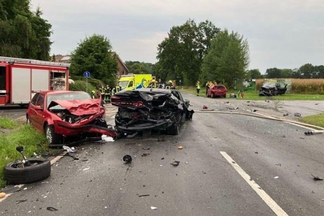 Schwerer Unfall auf L135 bei Dorfhagen: Fahrer ohne Führerschein und mit gestohlenen Kennzeichen