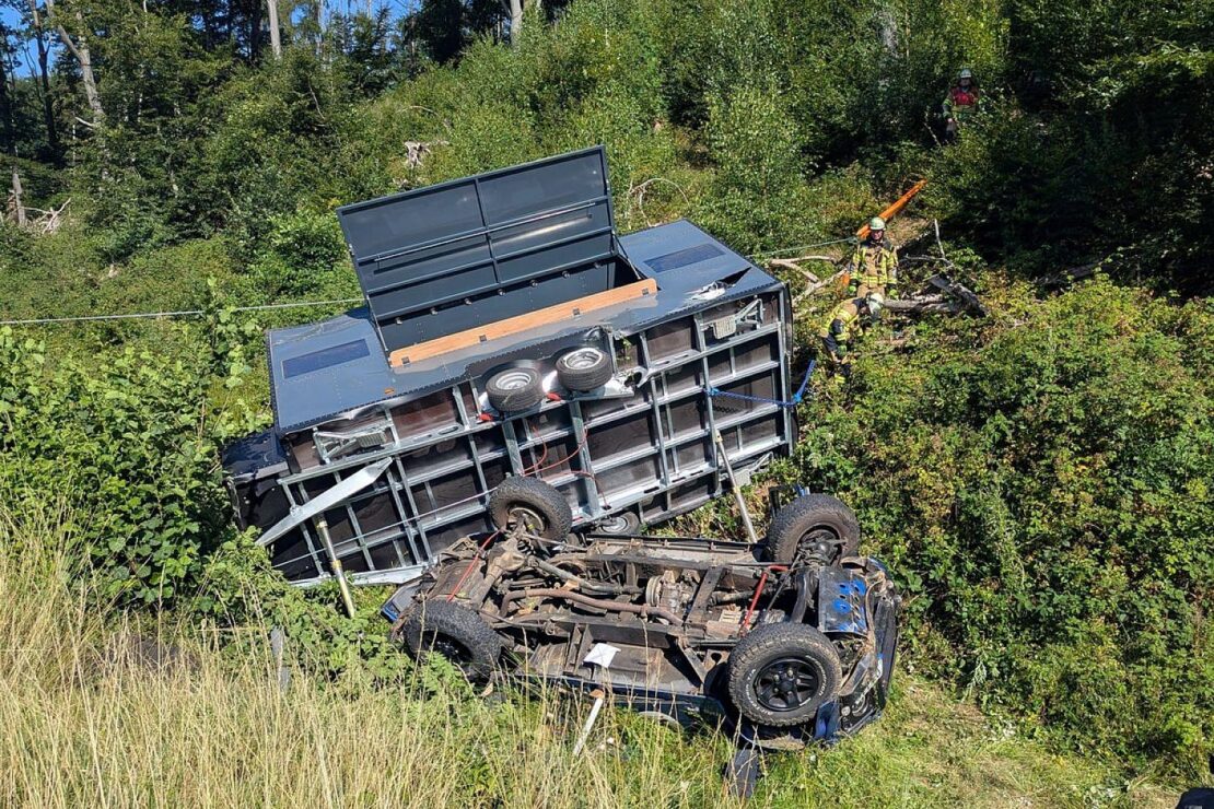 Schwerer Unfall auf der A1 bei Gevelsberg: Auto überschlägt sich, Fahrer eingeklemmt