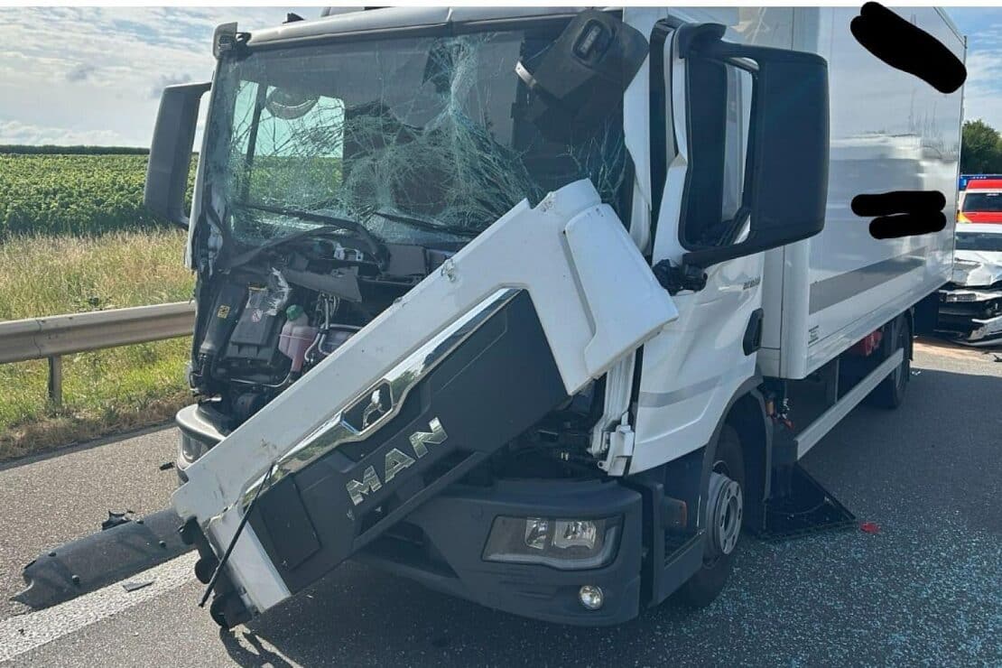 Schwerer Verkehrsunfall auf der A65 bei Landau