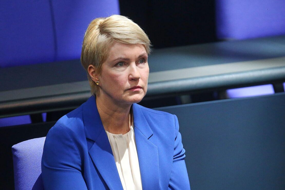 Schwesig bekräftigt Kritik an Einschnitten bei Unterhaltsvorschuss