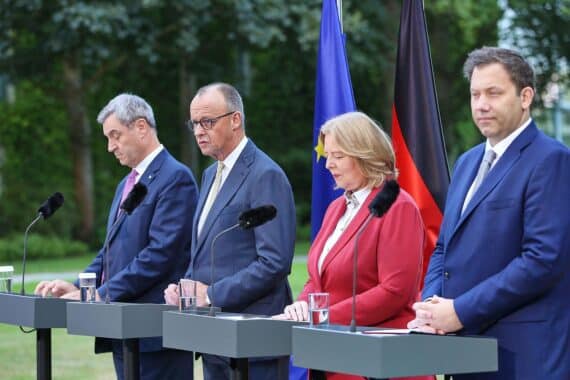 Ministerpräsidentin Schwesig lobt Koalitionsbeschlüsse zur Steuerreform und Wirtschaftsentwicklung.