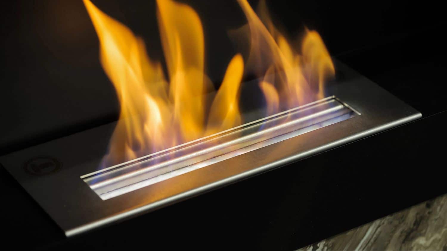 Sicherheit und Brandschutz im Umgang mit Bioethanol-Kaminen
