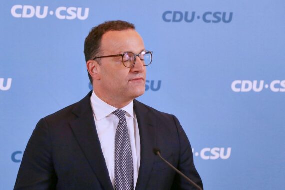 Jens Spahn (Archiv) vor politischem Hintergrund, Rücktritt als Unionsfraktionschef der CDU/CSU.