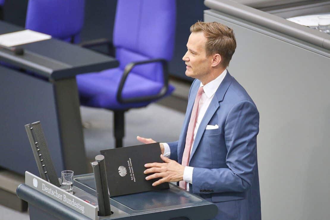 Streeck will Verbot von süßen Vape-Aromen