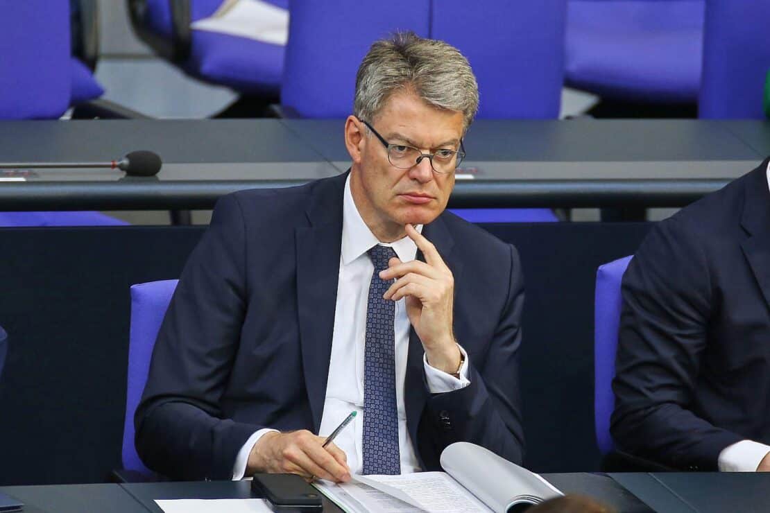 Unruhe in CDU wegen geplanter Entlassung Schnieders