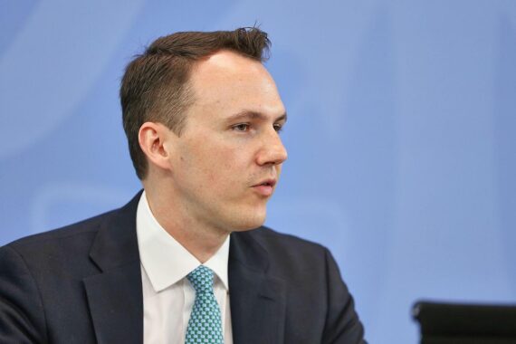Zusammentreffen von Annika Klose und Pascal Reddig zur Rentenreform-Debatte in Berlin.