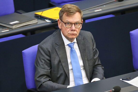 Johann Wadephul spricht zur geopolitischen Lage am NATO-Gipfel in Ankara, Türkei.