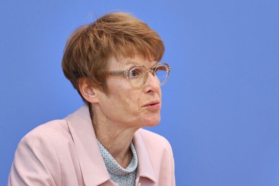 Veronika Grimm im Archivfoto, fordert Verzicht auf Reform der Schuldenbremse und Verschärfung der Regeln.
