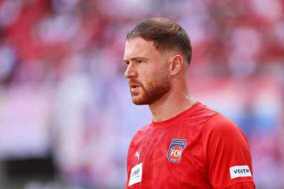 Torjubel nach Heidenheim-Dynamo Dresden 5:3, Spieler köpfen/ballern, Torhüter hält nicht.
