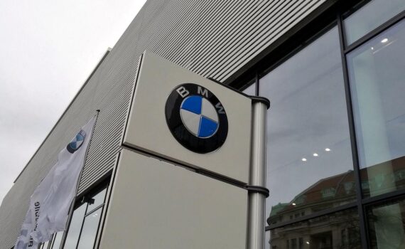 BMW-Fabrik (Archiv) in Ungarn: gesenkte Energie dank Solarflächen trotz Niedrigwasser.