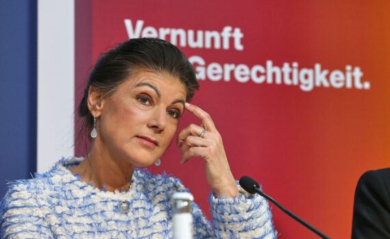 Sahra Wagenknecht im Archiv: Streit um BSW-Regierungsbeteiligung in Thüringen, Konflikt mit Landesverband.