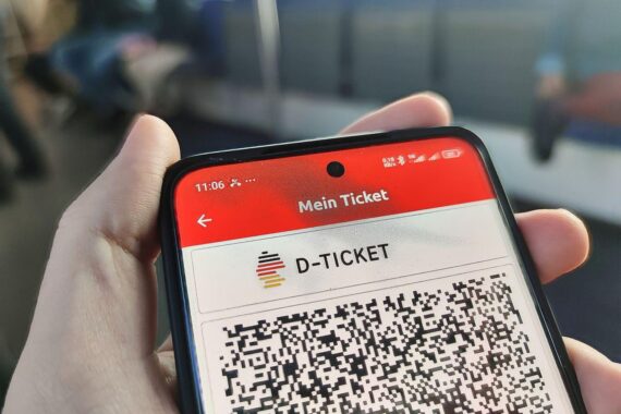 Deutschlandticket: Preissteigerung möglich, monatlich 66,40 Euro (Archivfoto vom Deutschlandticket).
