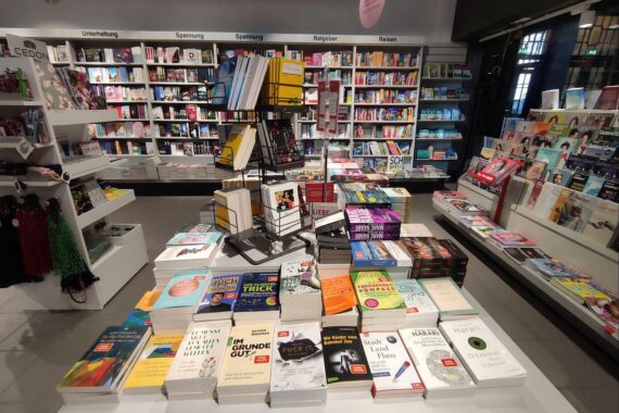Buchhandlung in Berlin: SPD-Wirtschafts senatorin kündigt ab 2027 sechs unabhängige Buchhandlungspreise an.