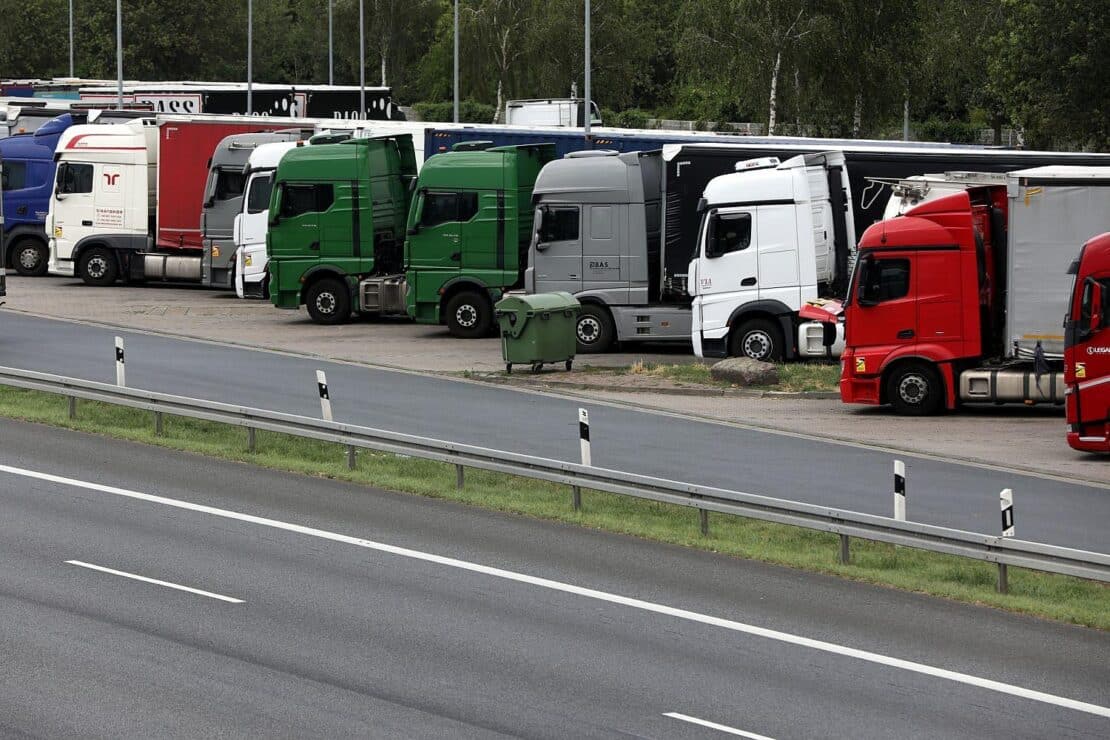 Bislang kaum mehr Lkw-Verkehr trotz aufgehobenem Fahrverbot