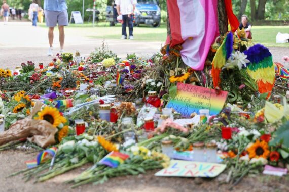 Trauer am CSD nach islamistischem Anschlag in Berlin; Forderung nach Reform des Vereinsgesetzes.