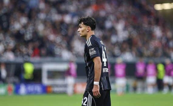 Fußballspieler Can Uzun (Archiv) im Einsatz, Eintracht Frankfurt vs. SC St. Tönis, DFB-Pokal-Spielszene.