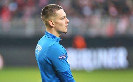 Fußballszene: SSV Jeddeloh besiegt den 1. FC Heidenheim im DFB-Pokal, Torjubel im Spielverlauf.