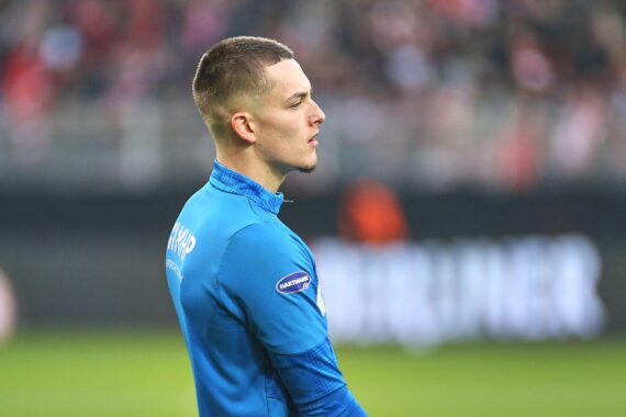 Fußballszene: SSV Jeddeloh besiegt den 1. FC Heidenheim im DFB-Pokal, Torjubel im Spielverlauf.