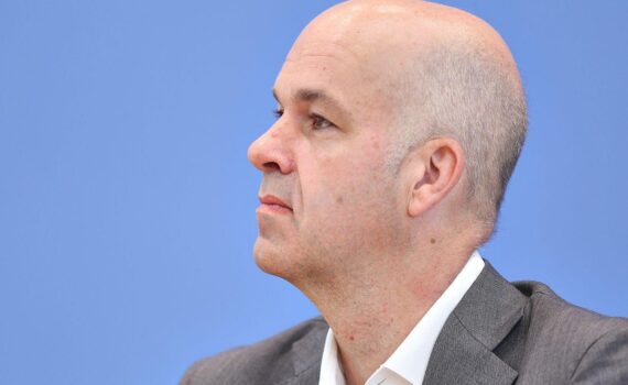 Marcel Fratzscher (DIW) äußert sich zur Berliner Vergesellschaftungsdebatte gegen Mietsteigerungen und Enteignungen.