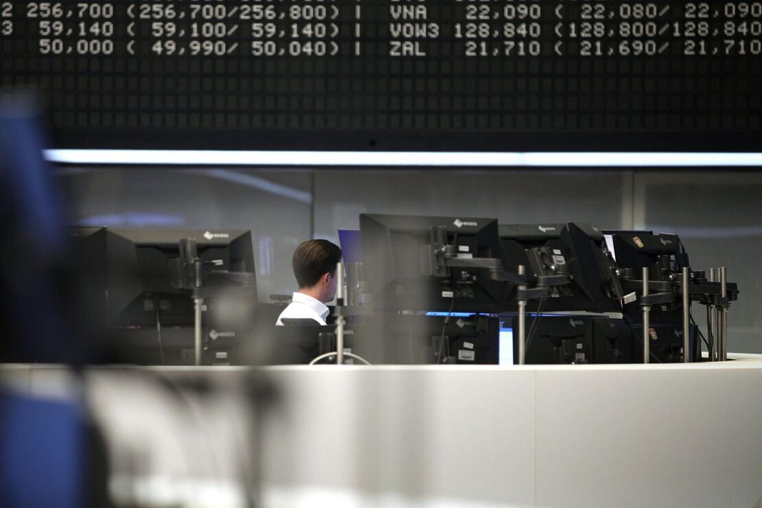 Dax nach Zickzackkurs wieder leicht im Plus – Telekom vorn