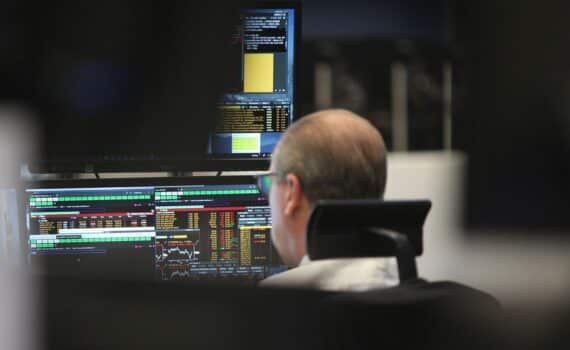 Frankfurter Börse: Dax leicht im Plus, Analysten zur US-Inflationsrate, Euro und Ölpreis im Fokus.