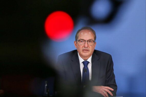 Alexander Dobrindt spricht; Verfassungsschutz mit neuen Befugnissen gegen Cyberangriffe, Sabotage und Extremisten.
