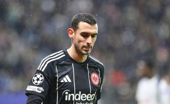 Ellyes Skhiri im Eintracht-Frankfurt-Trikot (Archivfoto), kündigt Wechsel zum 1. FC Köln an.