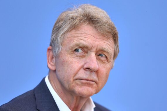 Helmut Frister (Archiv) kritisiert die Doppelmoral im Umgang mit Fortpflanzungsmedizin wie Eizellspende.