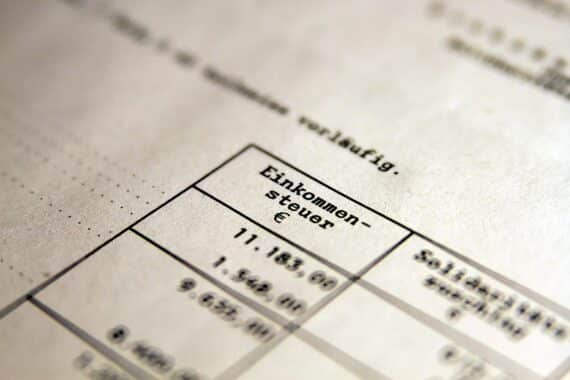 Einkommensteuer-Reform: Grundfreibetrag, Kinderfreibetrag, Kindergeld und Reichensteuer (45/47%) im Archiv.