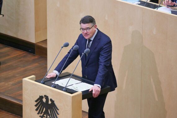 Boris Rhein im Archivfoto: Thorsten Frei lobt Kandidatin/Kandidaten für Steinmeier-Nachfolge.